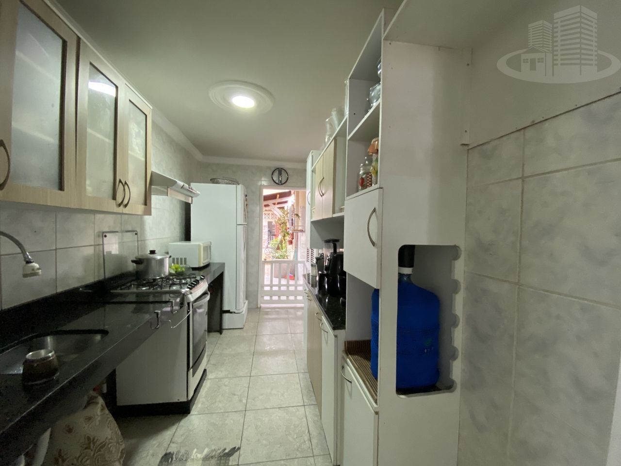 Casa à venda com 2 quartos, 80m² - Foto 17