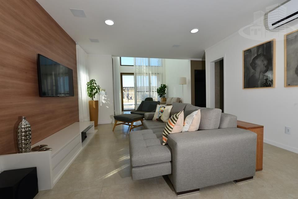 Casa de Condomínio à venda com 3 quartos, 239m² - Foto 2