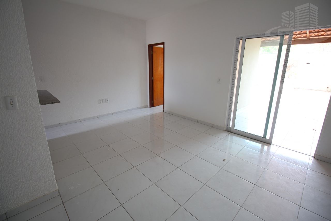 Casa à venda com 3 quartos, 89m² - Foto 4