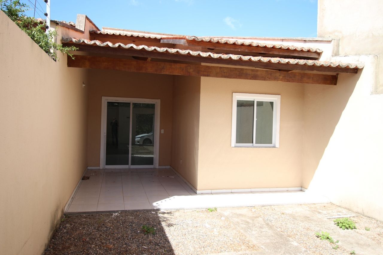 Casa à venda com 3 quartos, 89m² - Foto 1