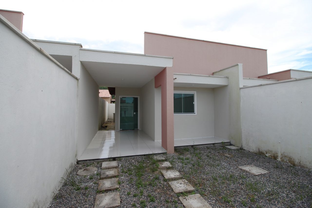 Casa à venda com 2 quartos, 76m² - Foto 1