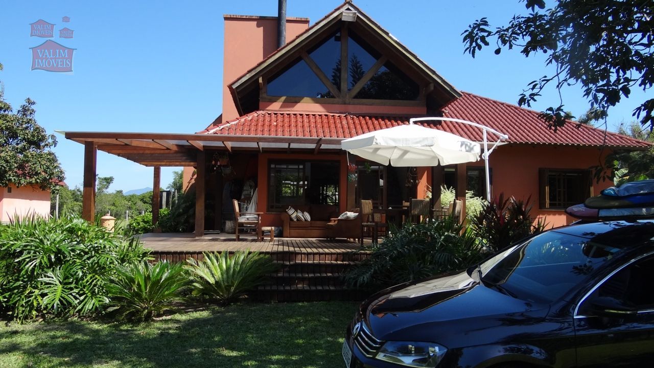 Chácara à venda com 3 quartos, 200m² - Foto 1