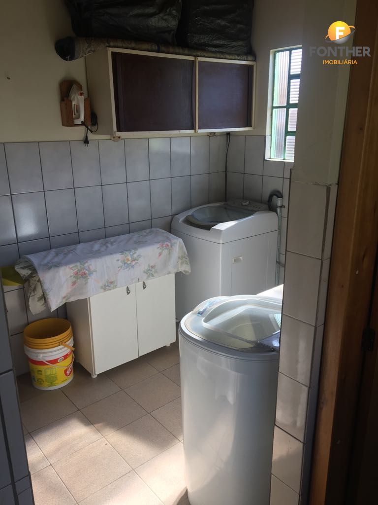 Casa à venda com 3 quartos, 114m² - Foto 13