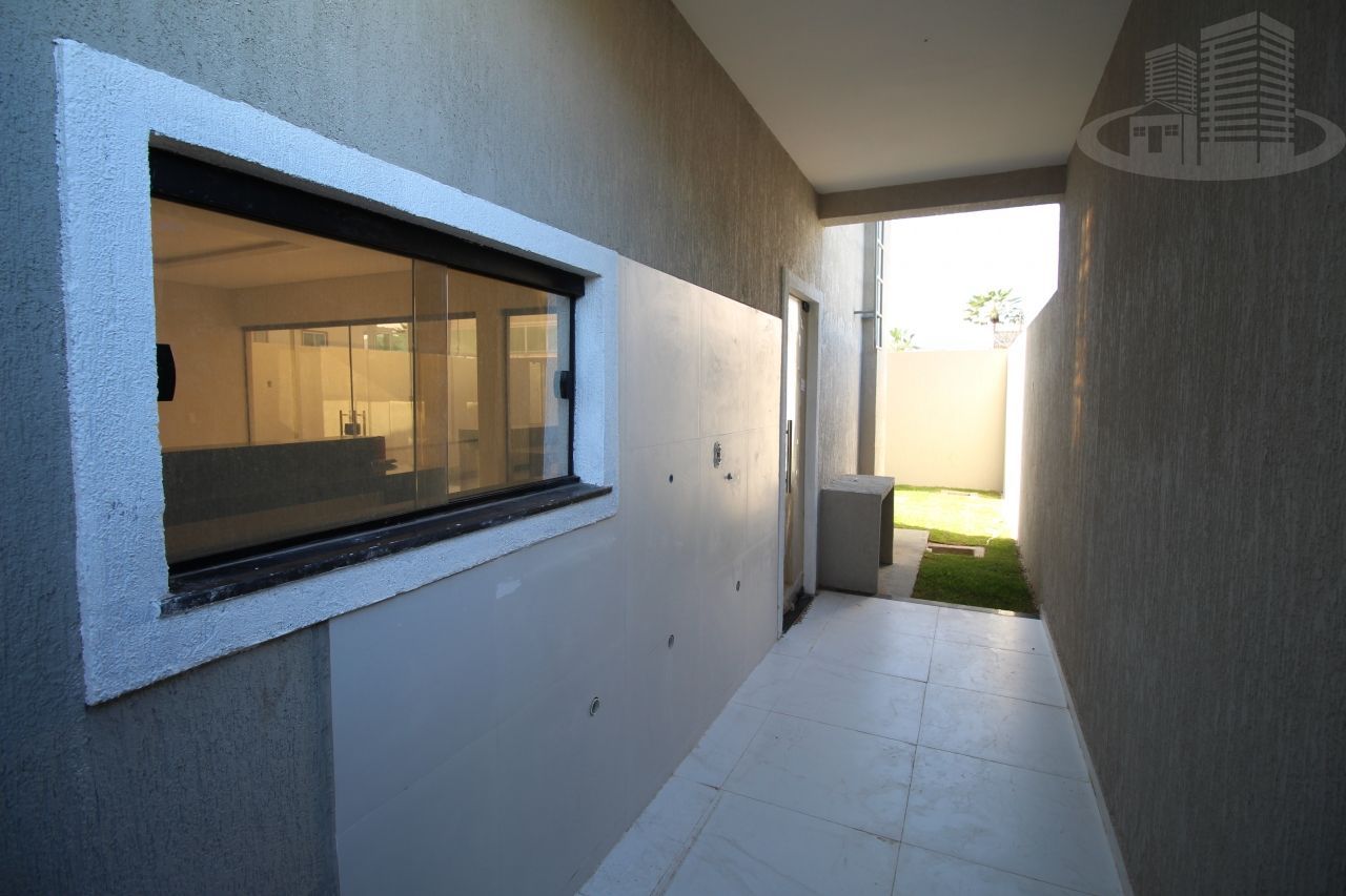 Casa de Condomínio à venda com 4 quartos, 210m² - Foto 3