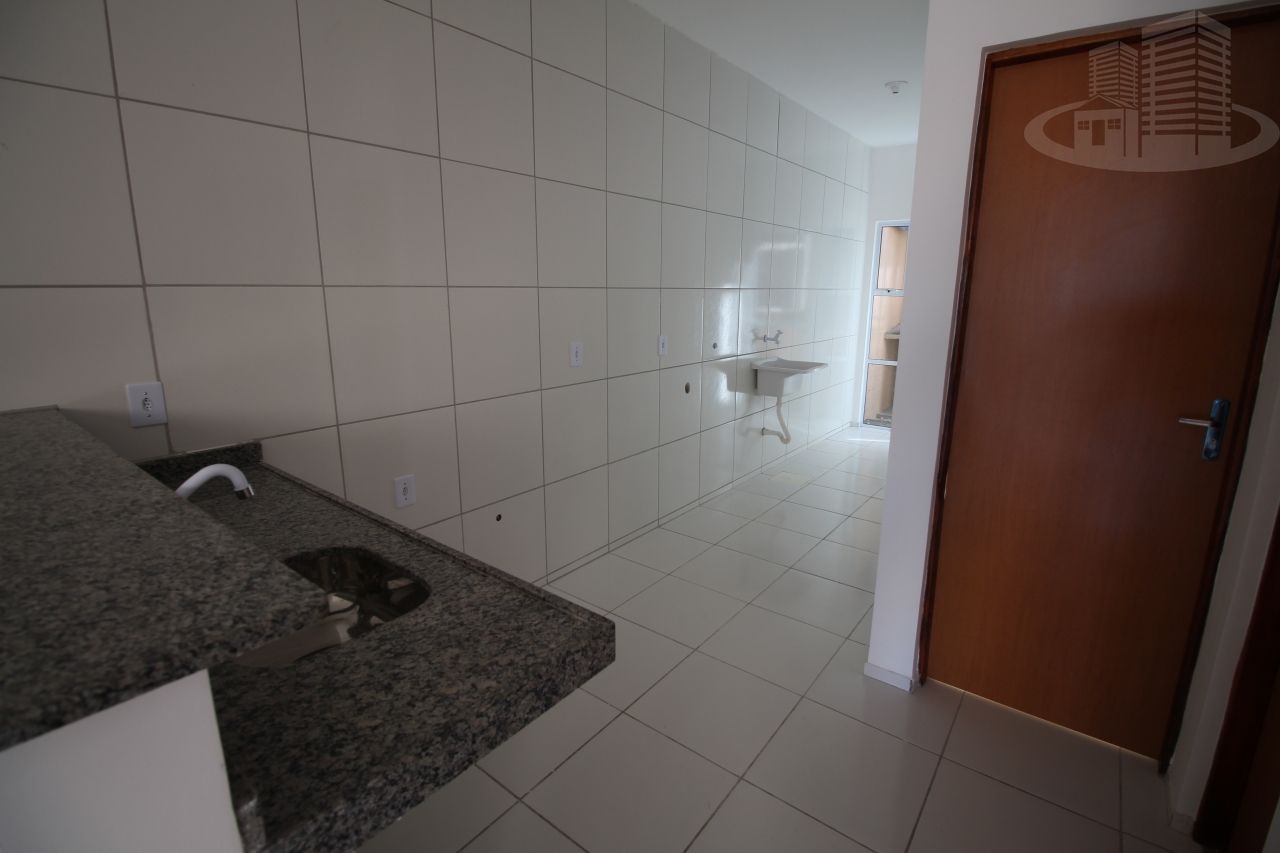 Casa à venda com 2 quartos, 79m² - Foto 4