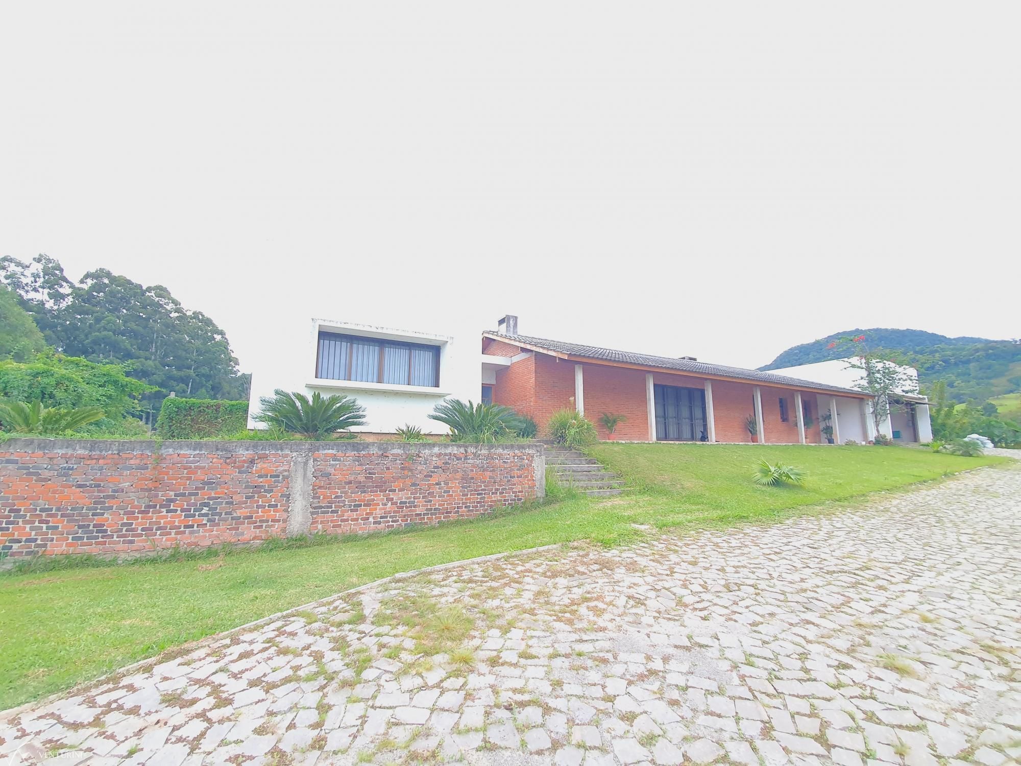 Fazenda à venda com 3 quartos, 390m² - Foto 2