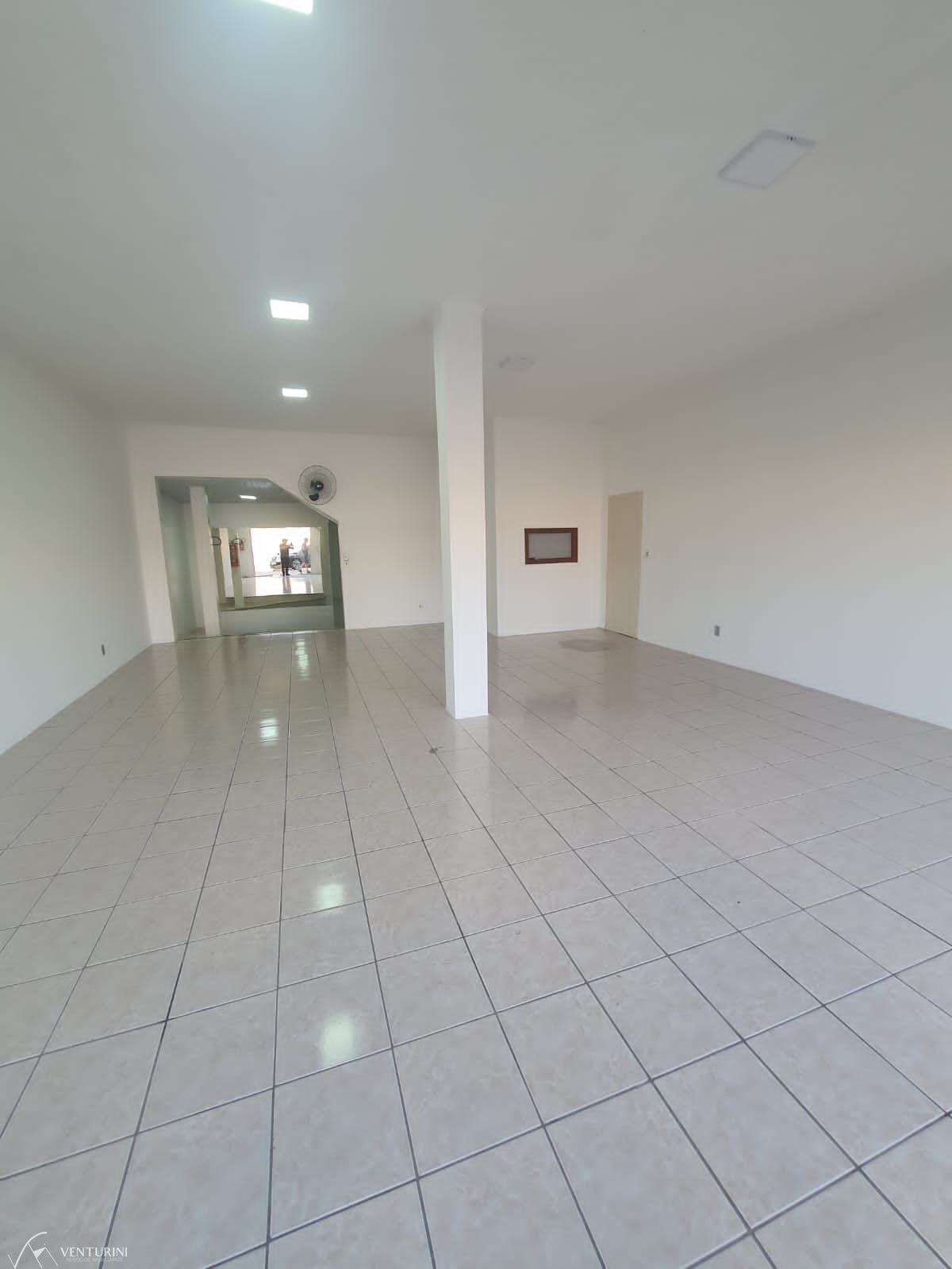 Conjunto Comercial-Sala para alugar com 2 quartos, 175m² - Foto 3