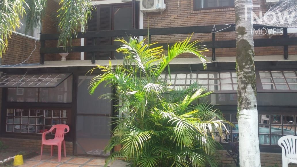 Sobrado à venda com 3 quartos, 250m² - Foto 1