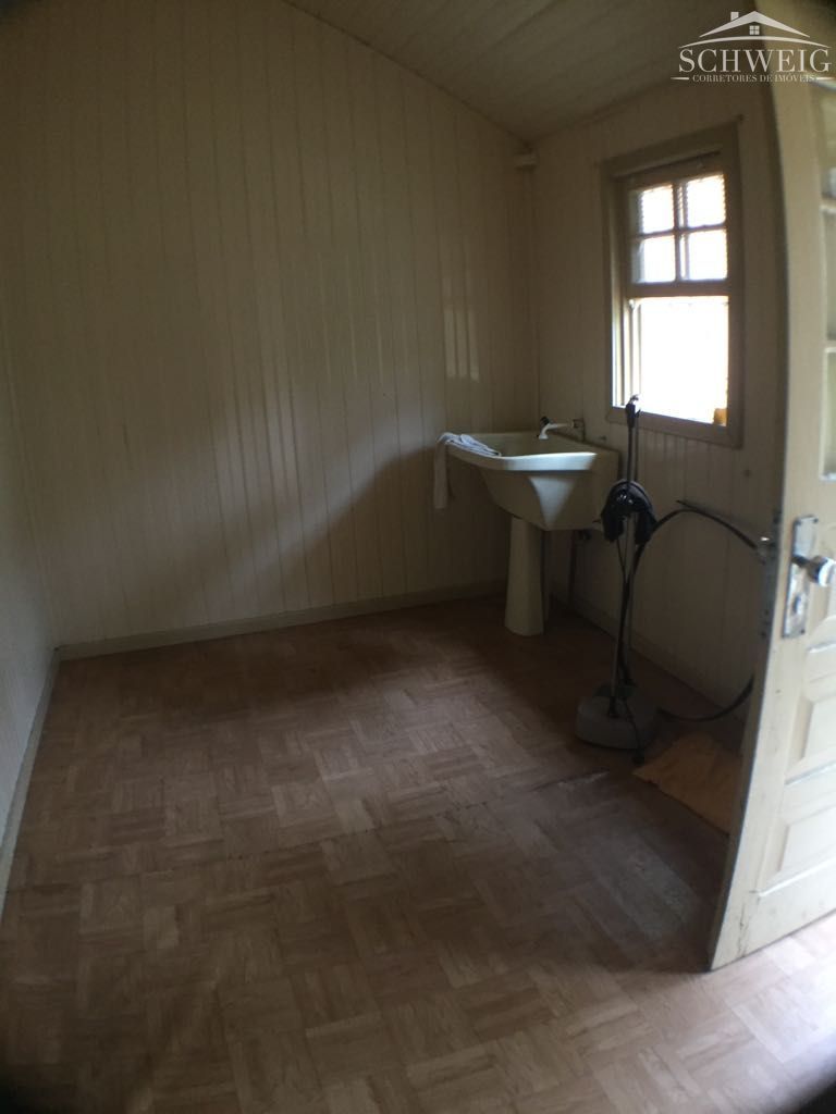 Casa à venda com 6 quartos, 270m² - Foto 7