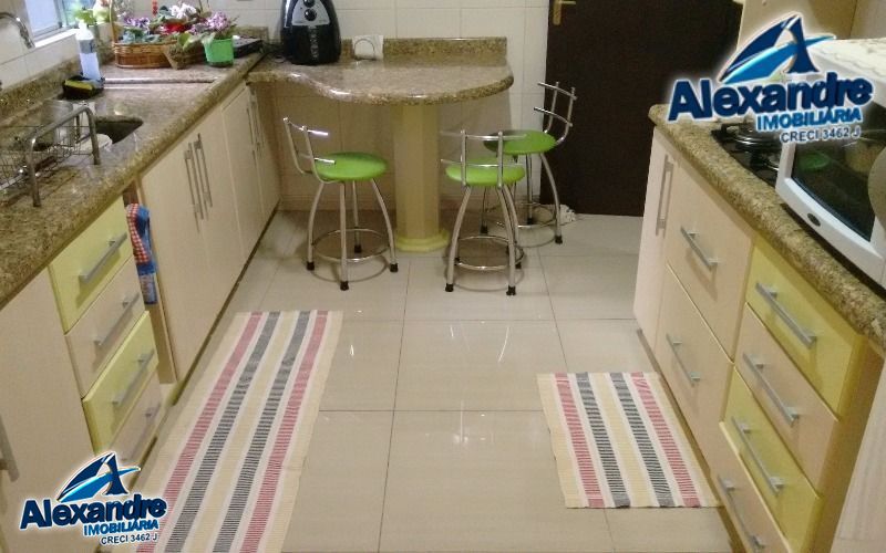 Apartamento à venda com 3 quartos, 111m² - Foto 4