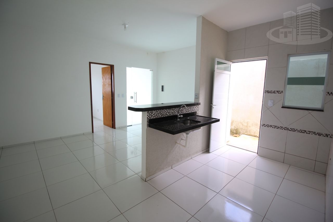 Casa à venda com 2 quartos, 76m² - Foto 3