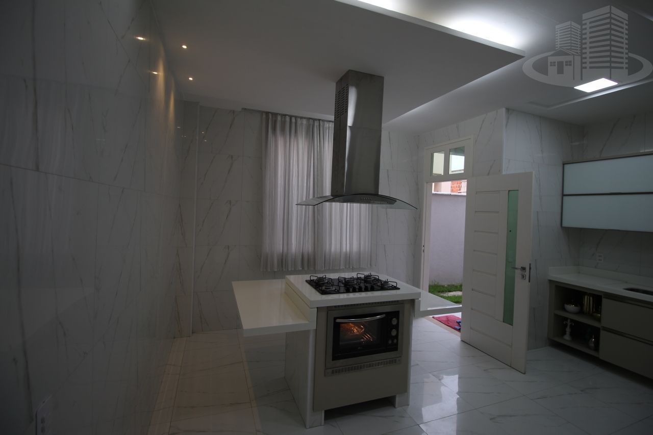Casa de Condomínio à venda com 4 quartos, 307m² - Foto 8