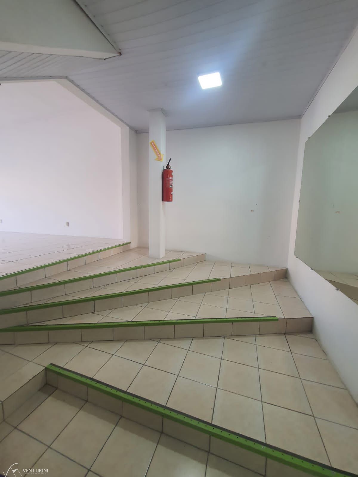 Conjunto Comercial-Sala para alugar com 2 quartos, 175m² - Foto 7