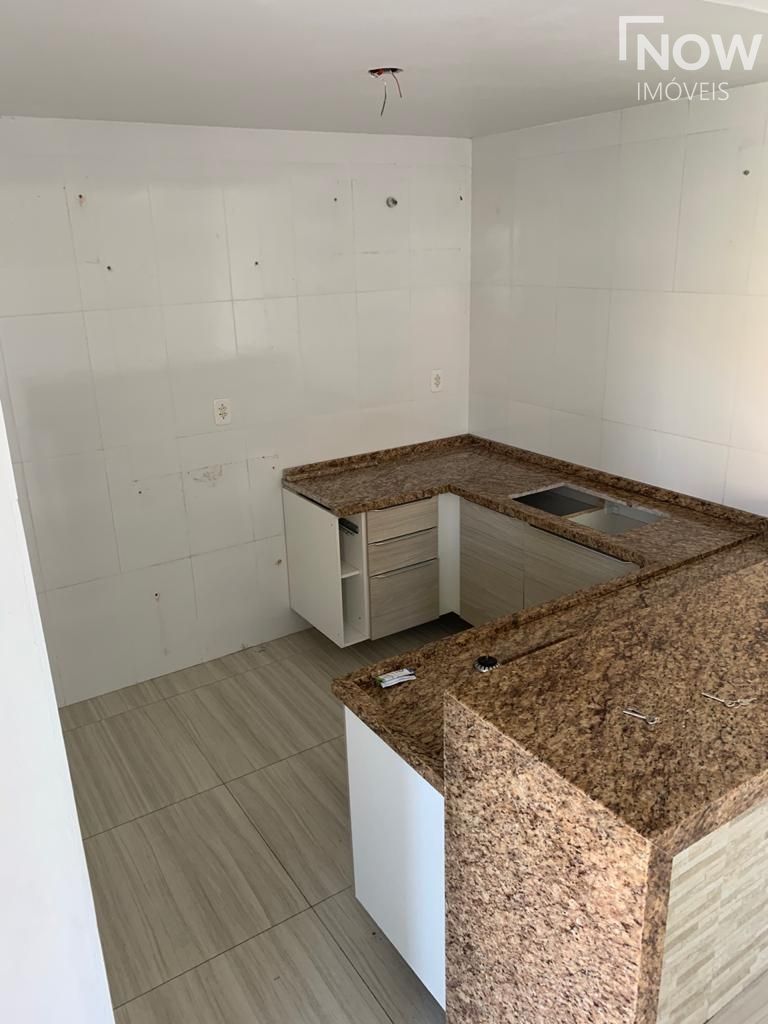 Casa à venda com 4 quartos, 150m² - Foto 2