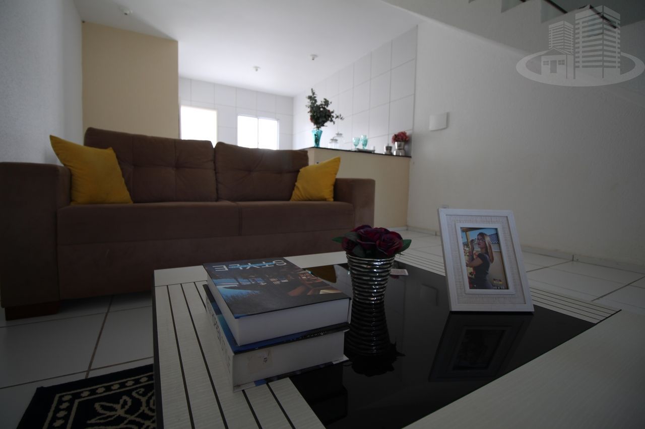 Casa à venda com 2 quartos, 74m² - Foto 5