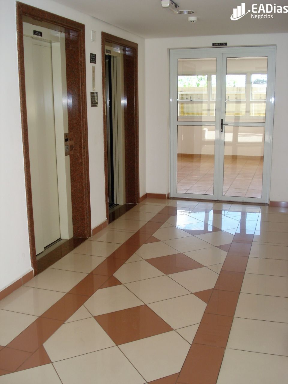 Apartamento à venda com 3 quartos, 70m² - Foto 3