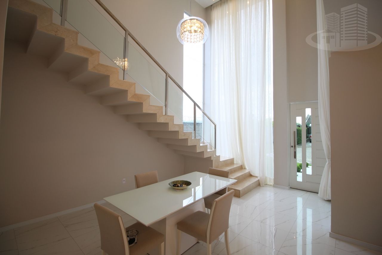 Casa de Condomínio à venda com 4 quartos, 307m² - Foto 2