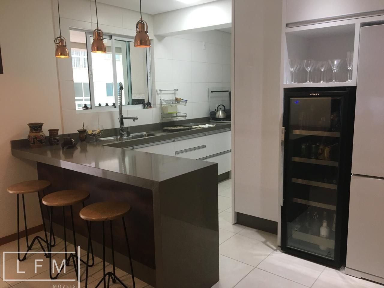 Apartamento à venda com 3 quartos, 184m² - Foto 15