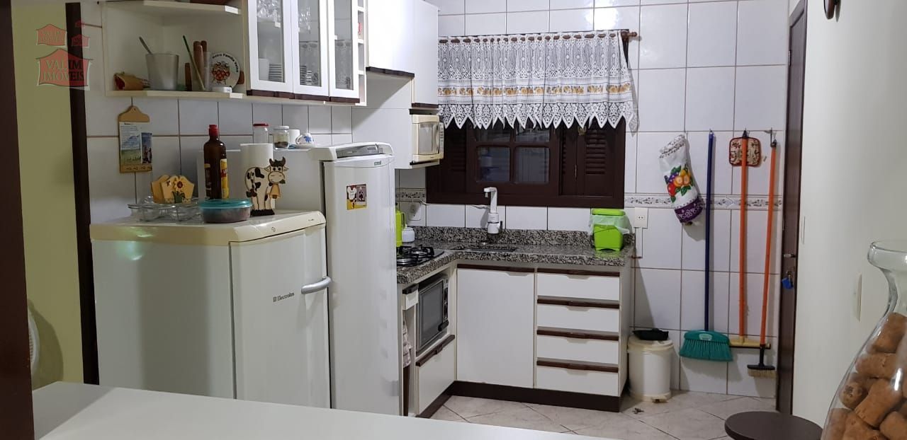 Casa à venda com 4 quartos, 160m² - Foto 4