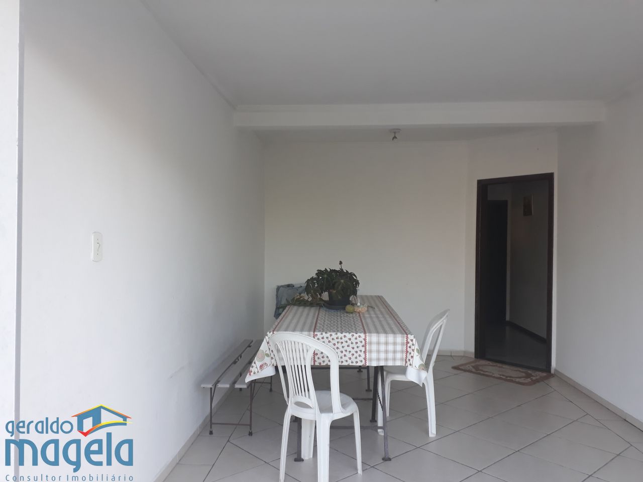 Casa à venda com 3 quartos, 176m² - Foto 4