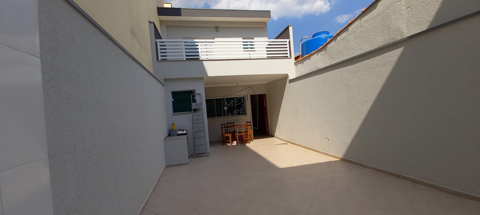 Sobrado à venda com 2 quartos, 140m² - Foto 1