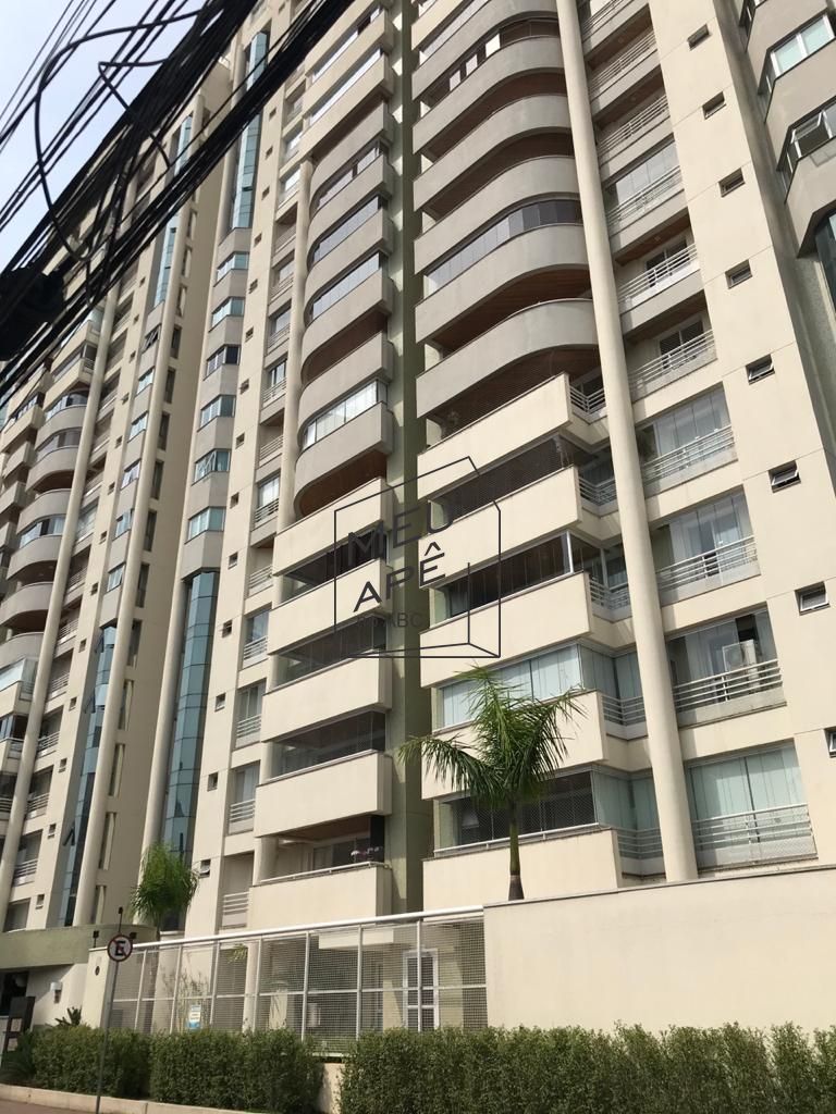 Apartamento à venda com 4 quartos, 213m² - Foto 22