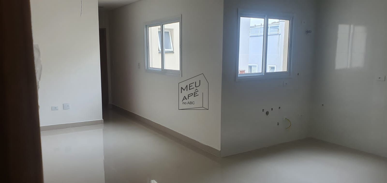 Apartamento à venda com 2 quartos, 104m² - Foto 2