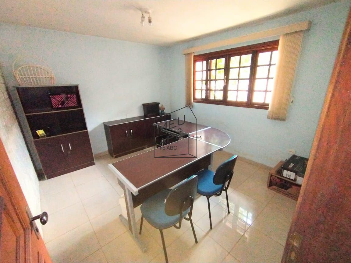 Casa à venda com 5 quartos, 242m² - Foto 14