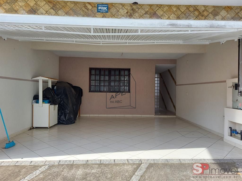 Casa à venda com 3 quartos, 136m² - Foto 1