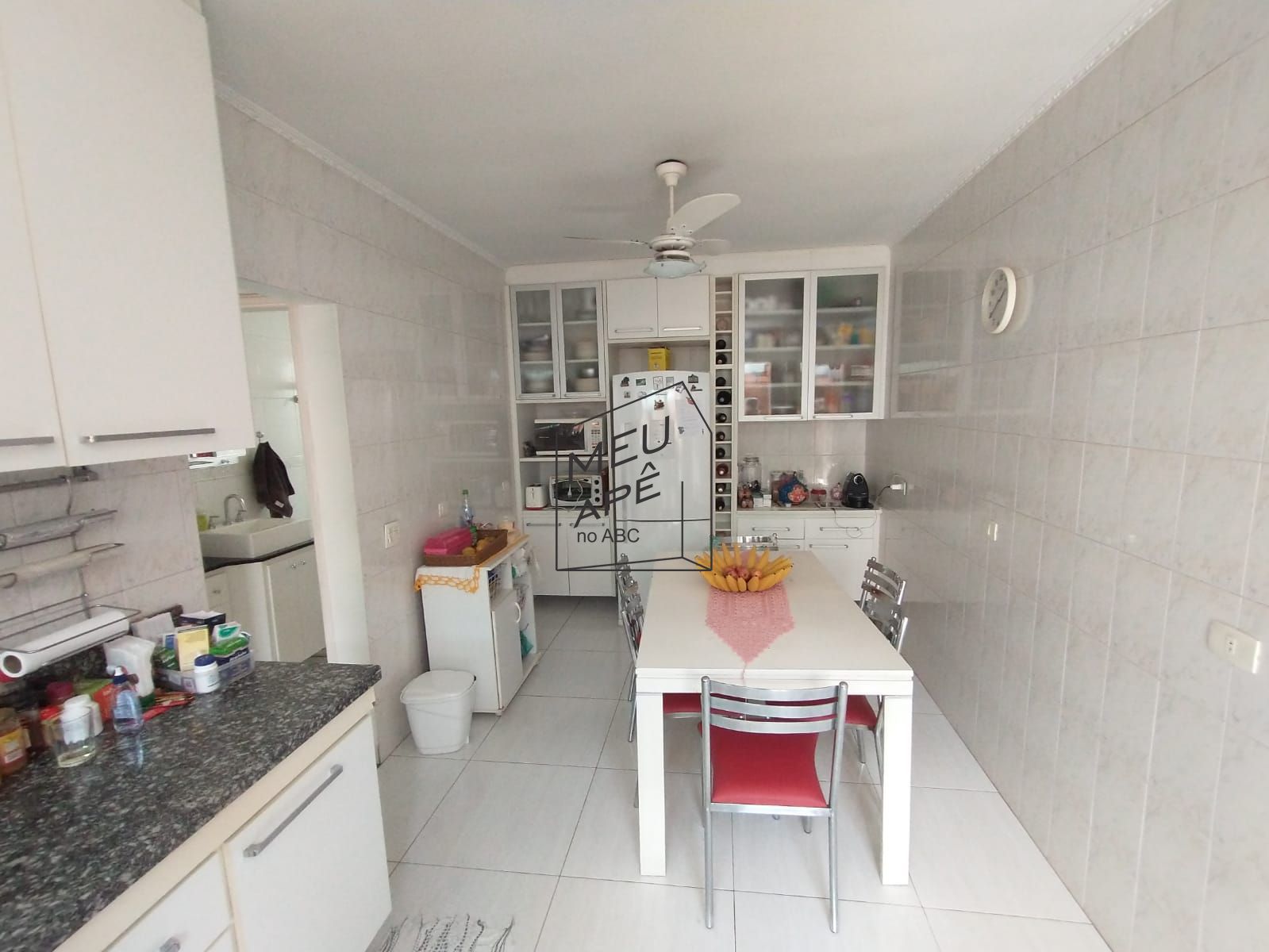 Casa à venda com 3 quartos, 220m² - Foto 4