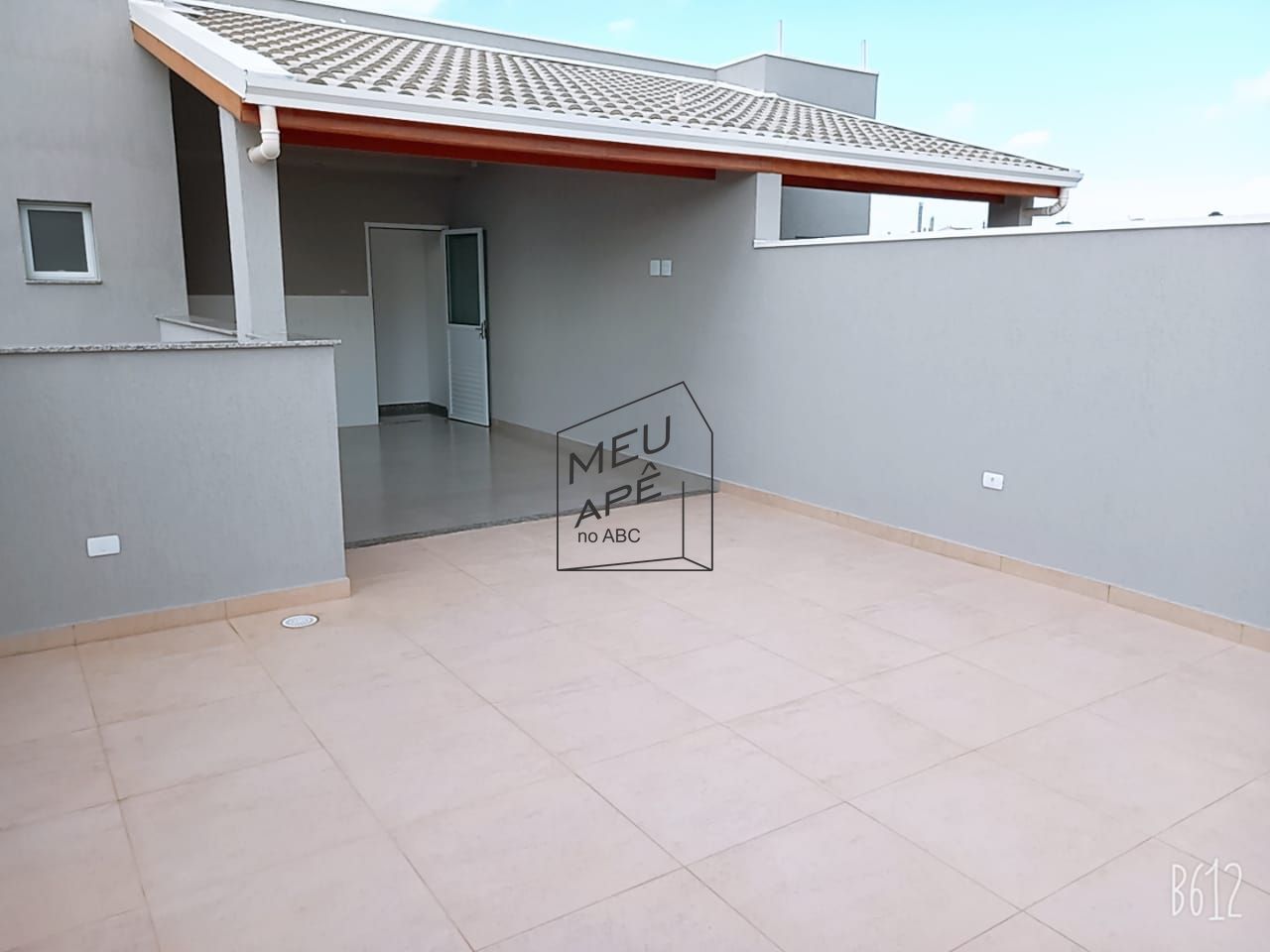 Apartamento à venda com 2 quartos, 100m² - Foto 1