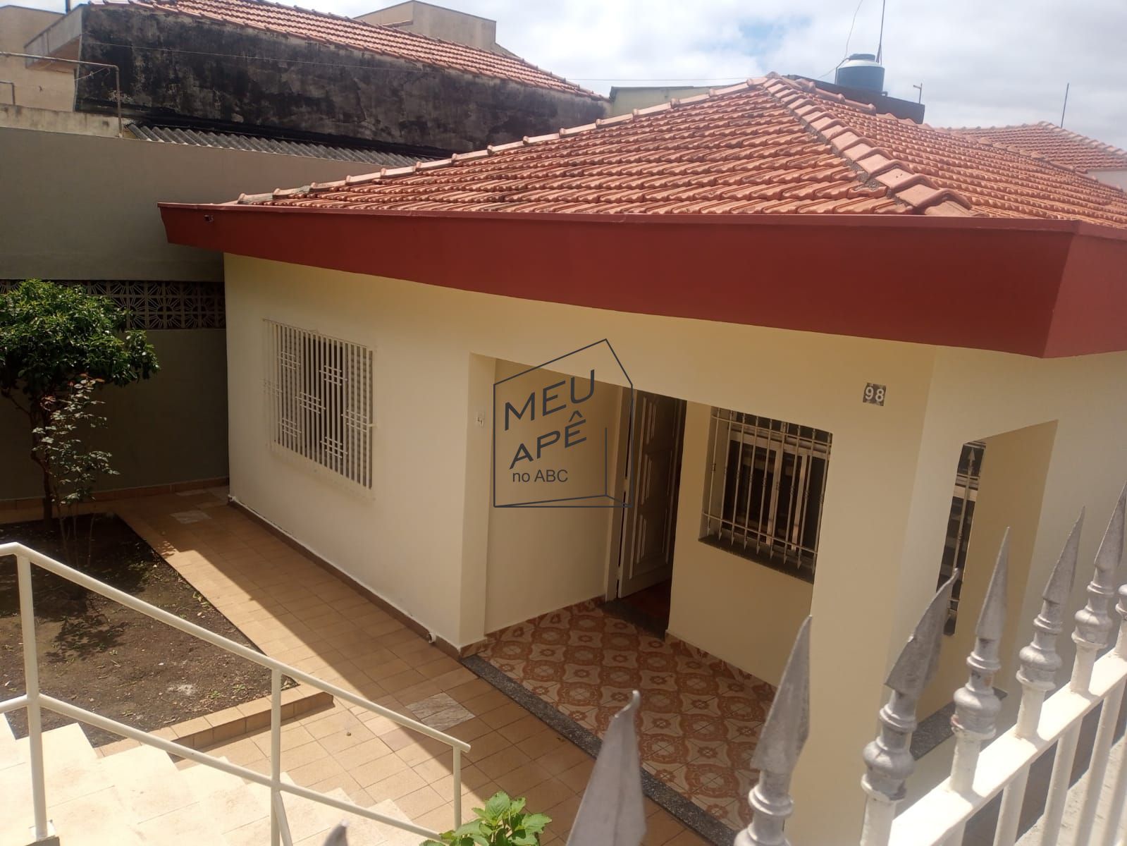 Casa à venda com 3 quartos, 153m² - Foto 1