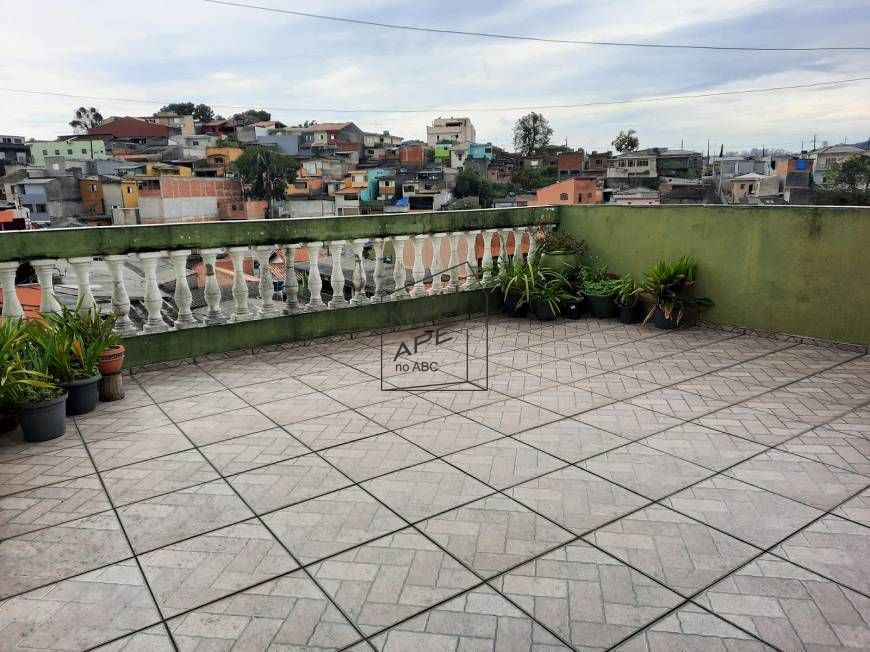 Sobrado à venda com 2 quartos, 210m² - Foto 3