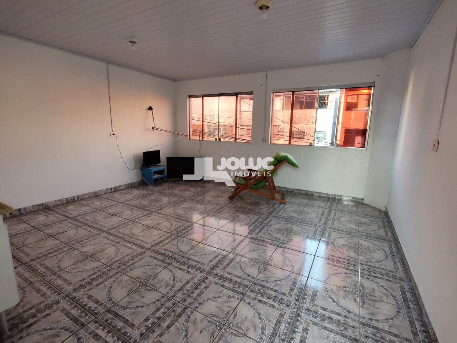 Casa à venda com 2 quartos, 145m² - Foto 3