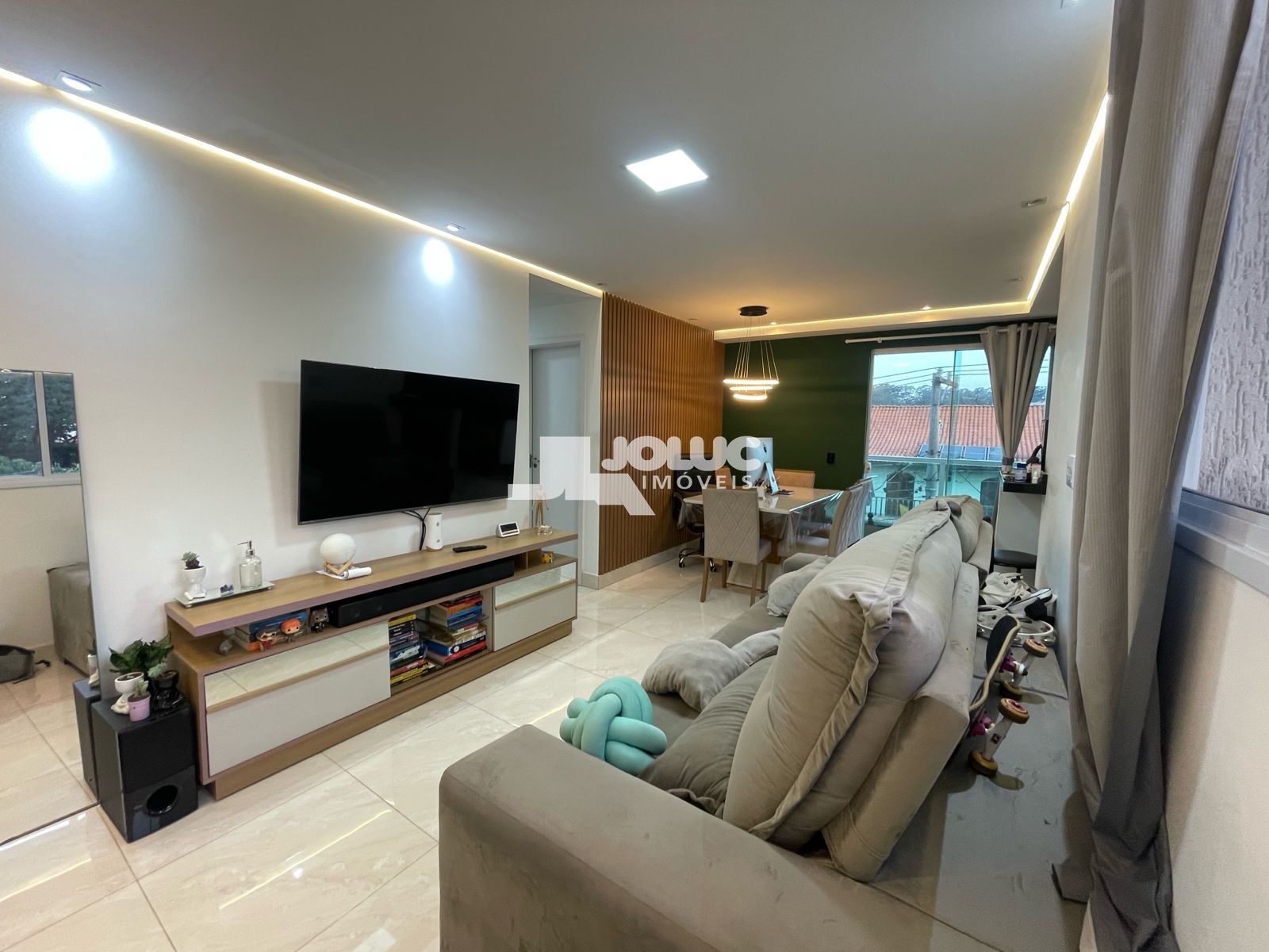 Apartamento à venda com 2 quartos, 60m² - Foto 1