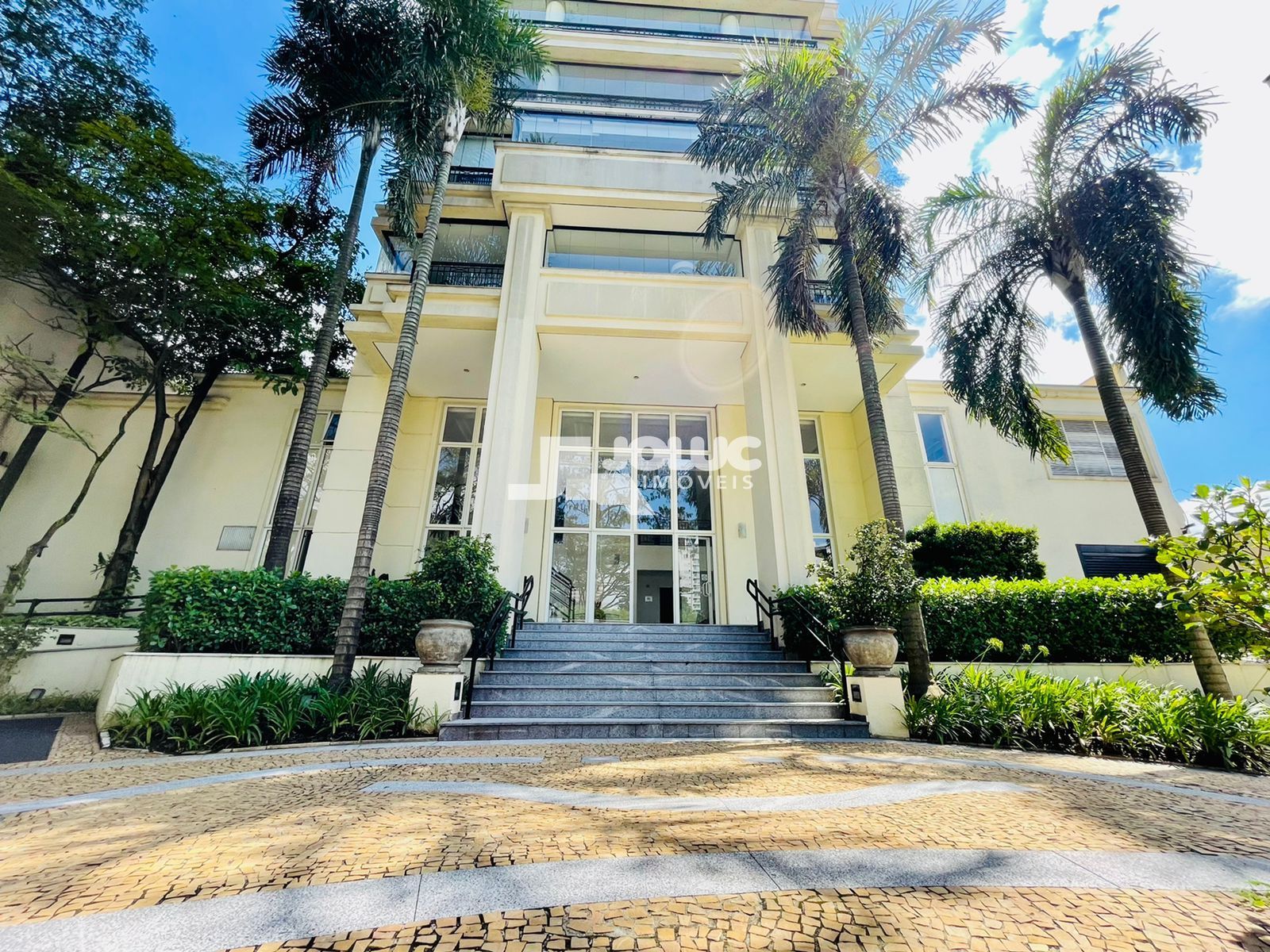 Apartamento, 3 quartos, 215 m² - Foto 2