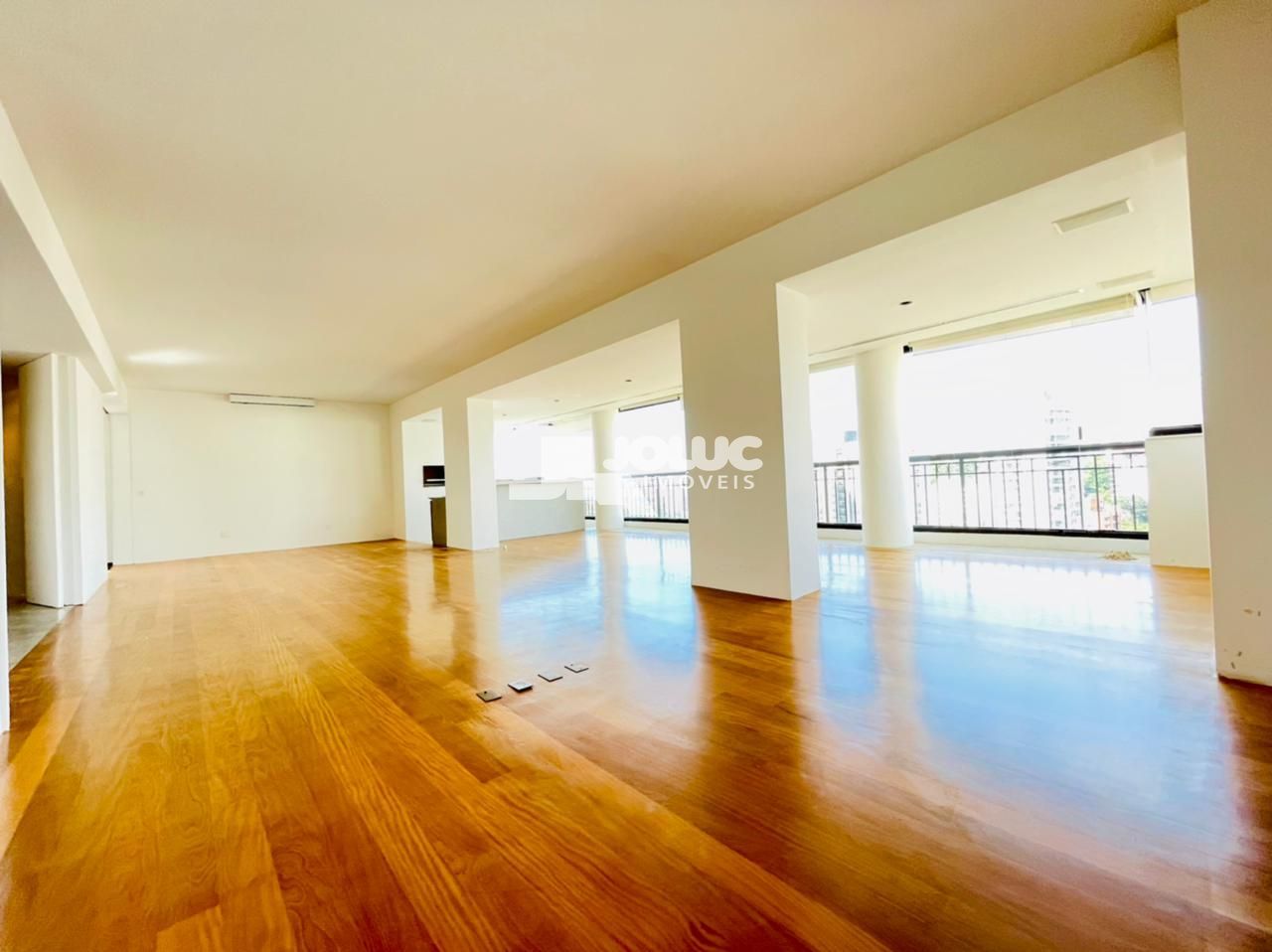 Apartamento à venda com 3 quartos, 215m² - Foto 4