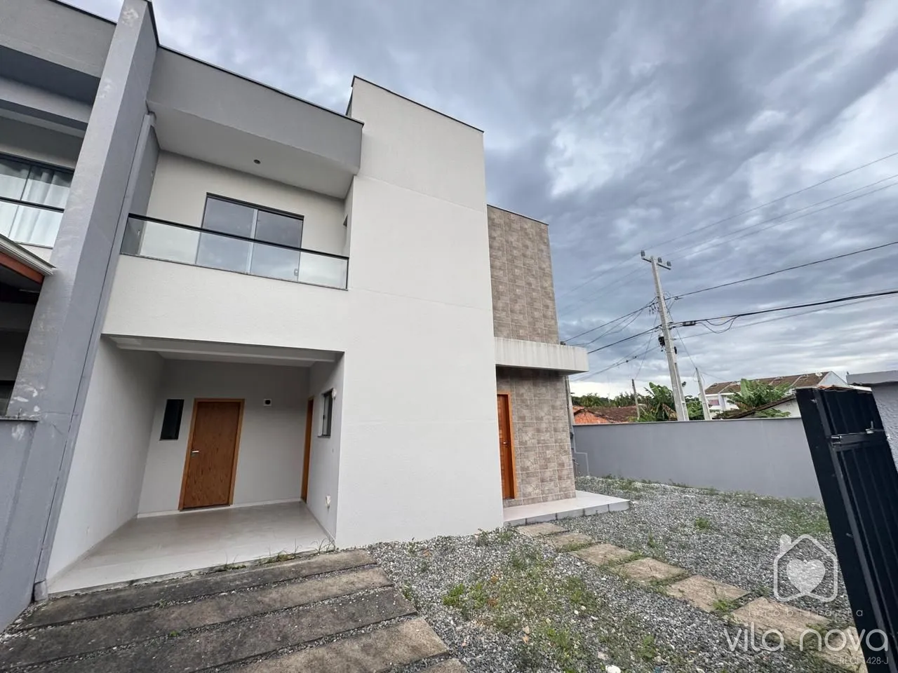 Sobrado Geminado Esquina à venda no Vila Nova
