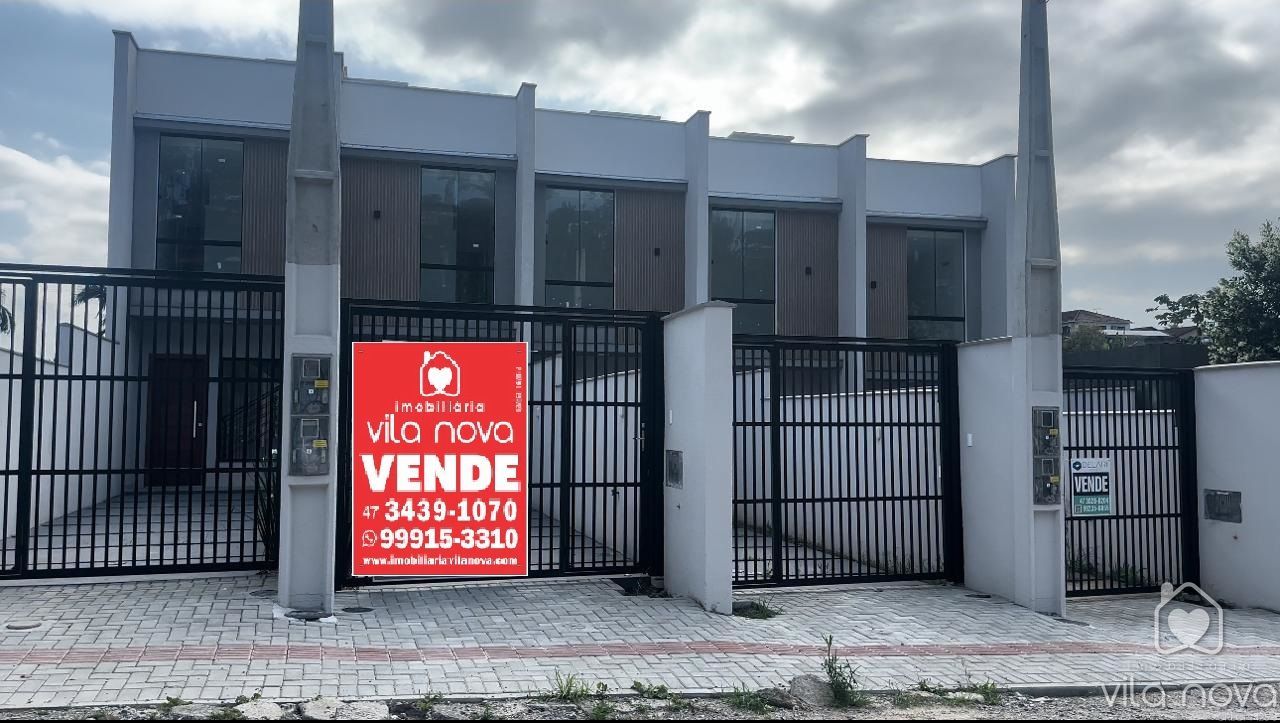 Sobrado Geminado à venda no Nova Brasília