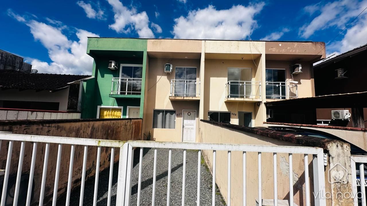 Sobrado Geminado à venda no Vila Nova