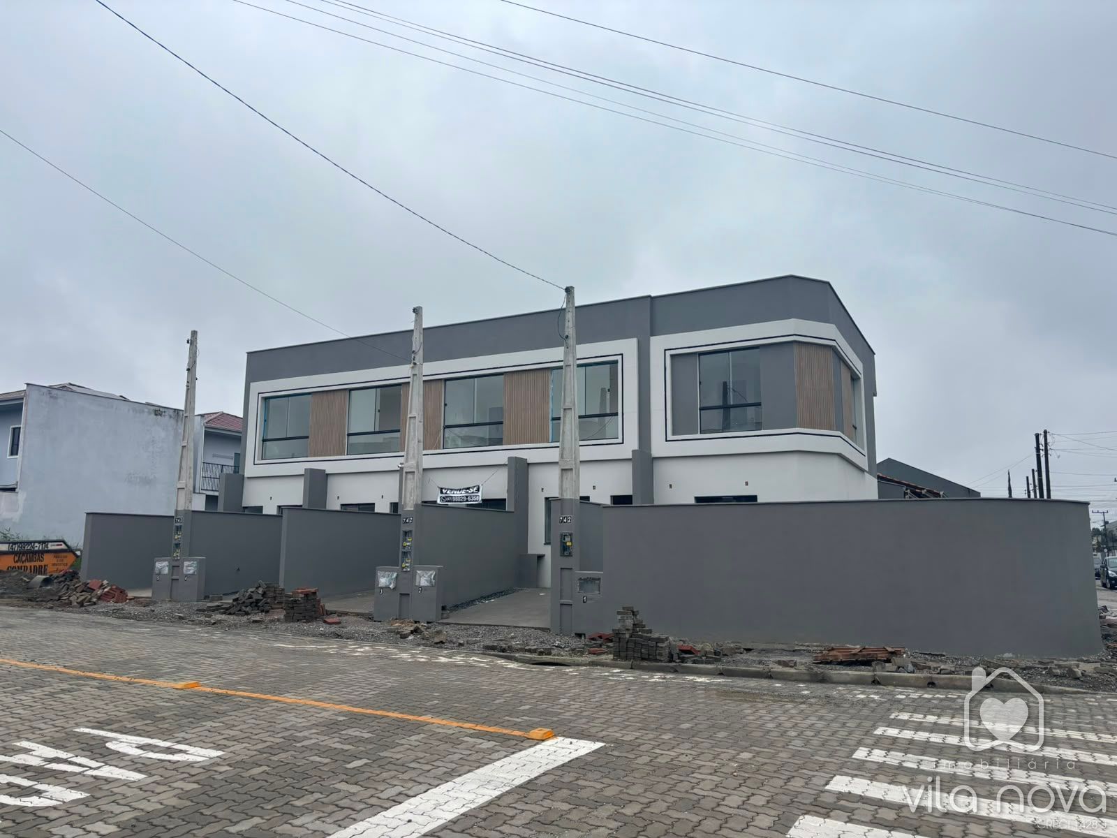 Sobrado Geminado à venda no Vila Nova