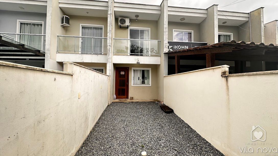 Sobrado Geminado à venda no Vila Nova