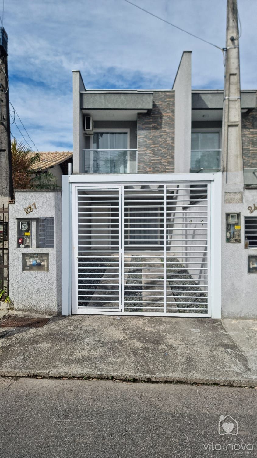 Sobrado Geminado à venda no Vila Nova