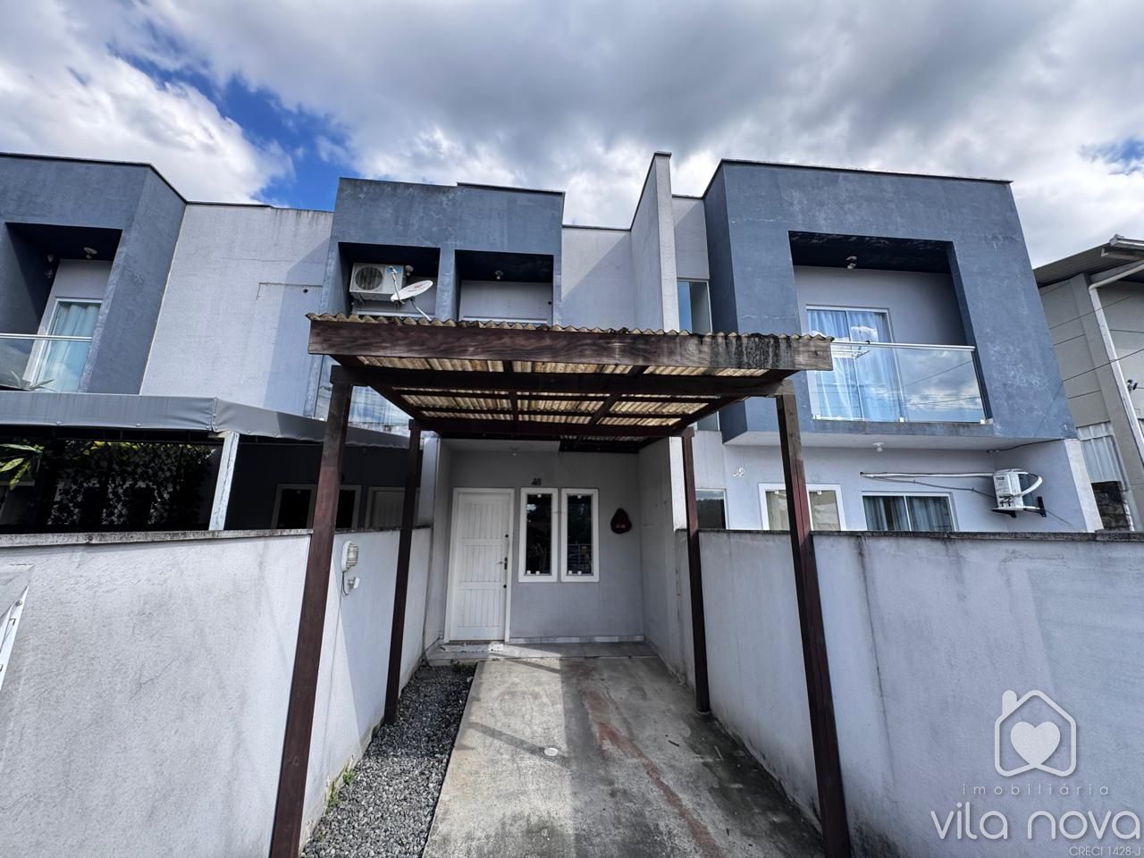 Sobrado Geminado à venda no Vila Nova