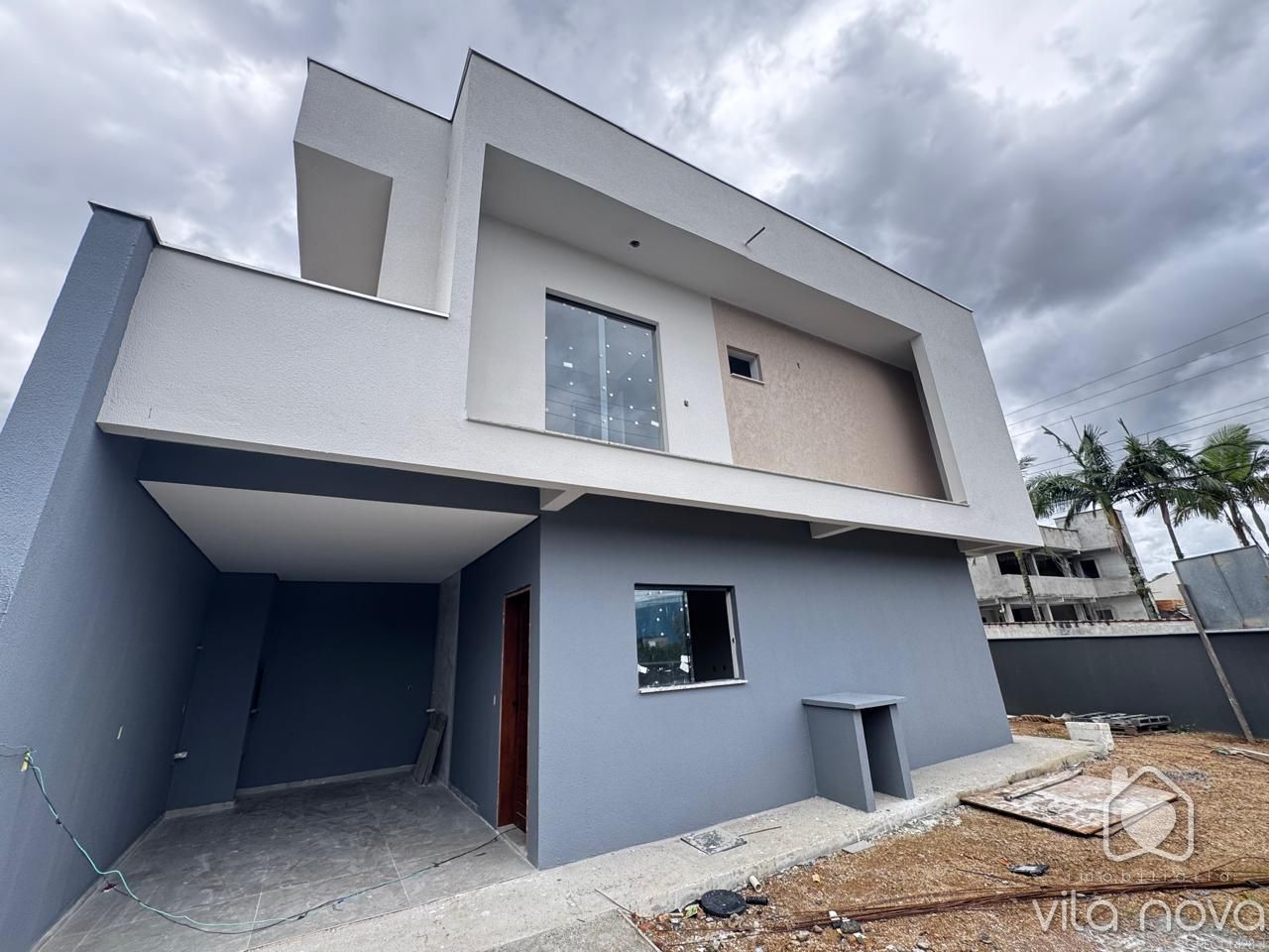 Sobrado Geminado Esquina à venda no Vila Nova