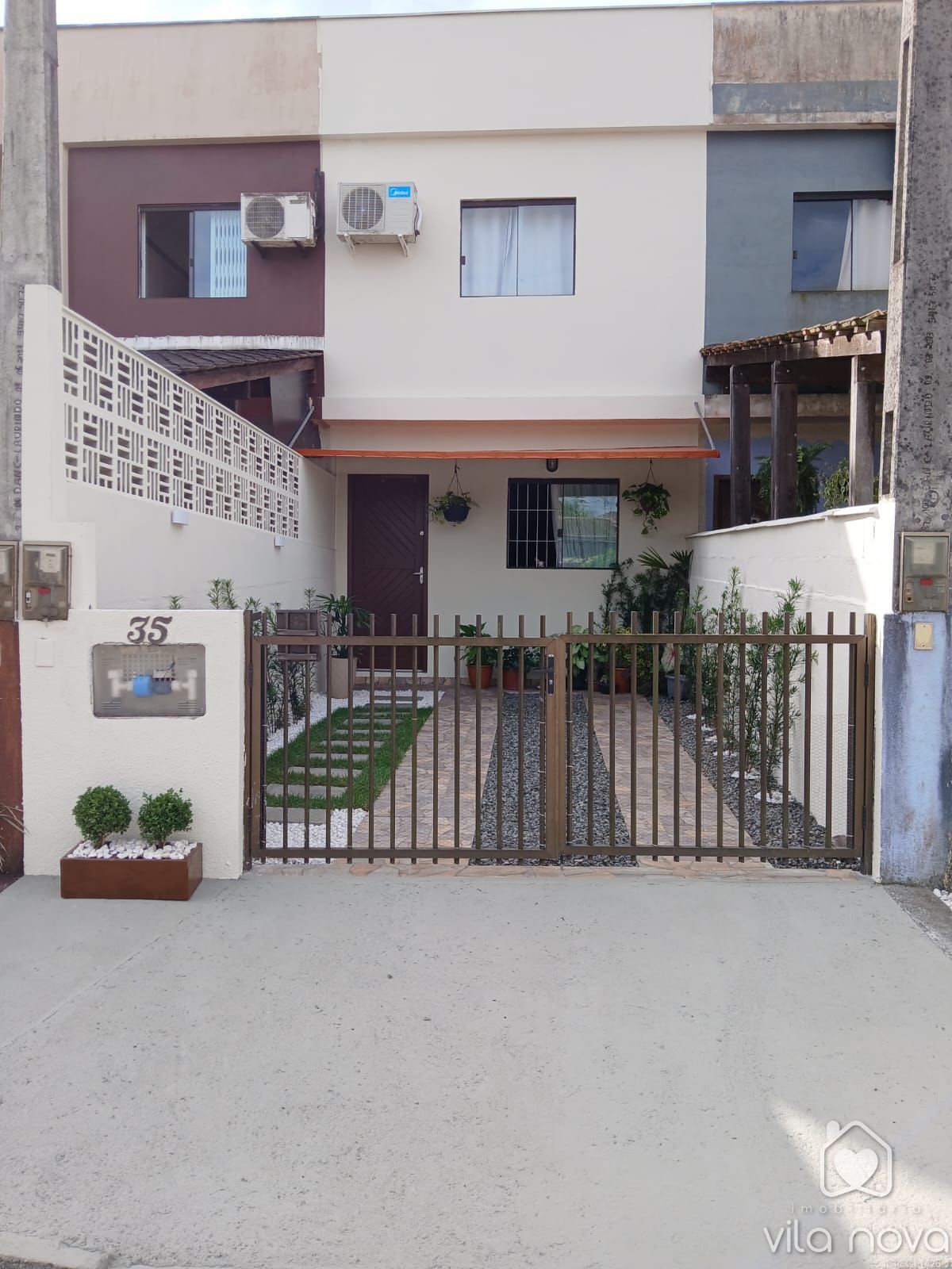 Sobrado Geminado à venda no Vila Nova