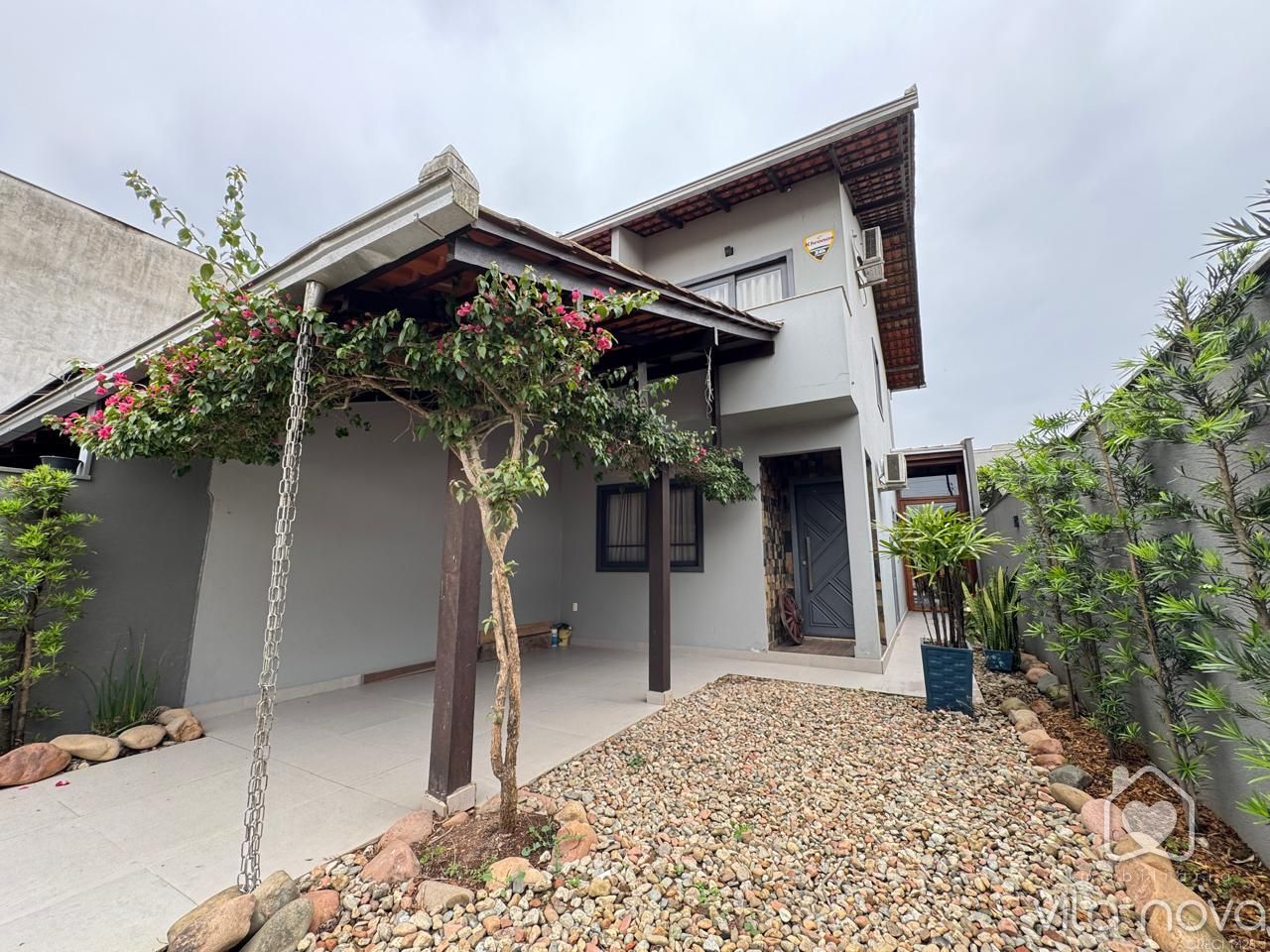 Sobrado Geminado à venda no Vila Nova