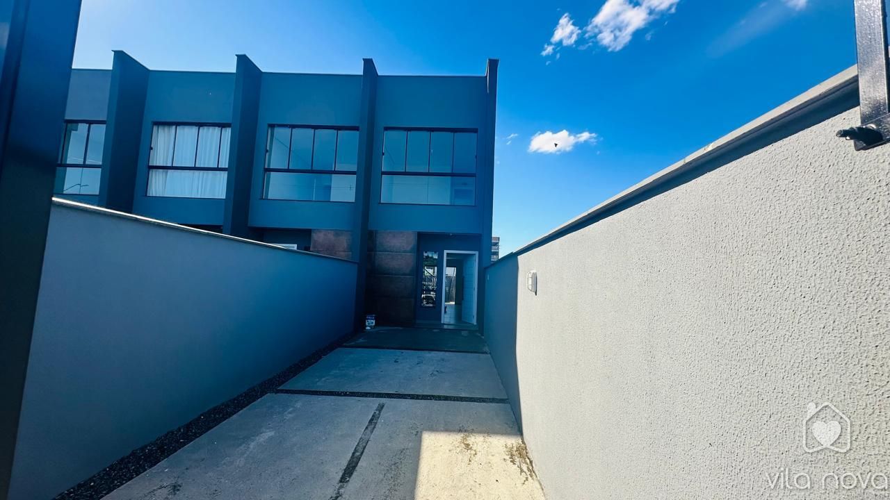 Sobrado Geminado à venda no Vila Nova