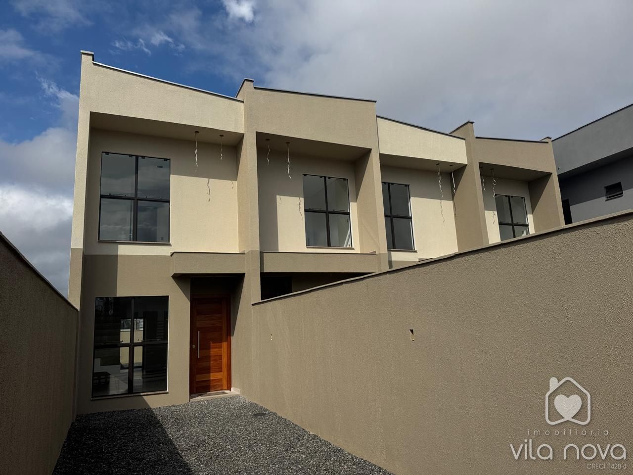 Sobrado Geminado à venda no Vila Nova