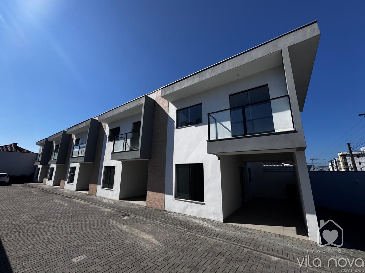 Sobrado Geminado à venda no Vila Nova